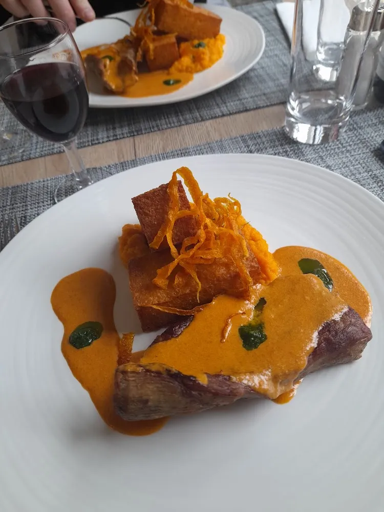 Bavette de Porc Sauce Chorizo Et Polenta Grillée Avec Sa Purée de Carottes