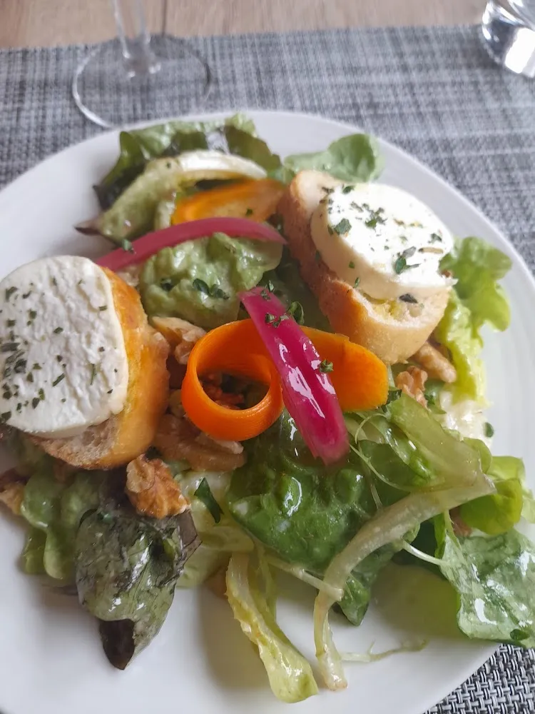Salade de Toasté Chèvre Chaud